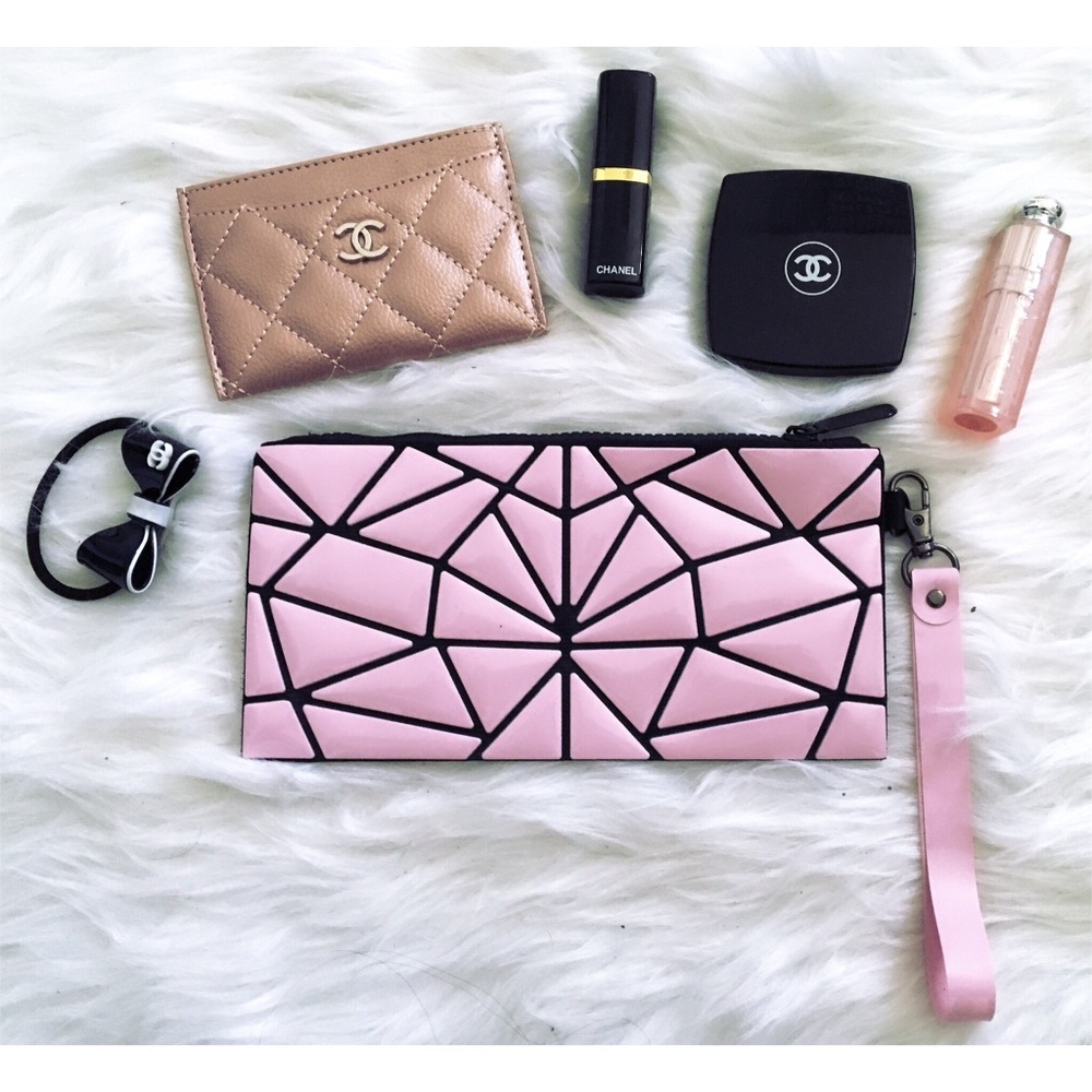 💘 NWOT Pink Wristlet 💘